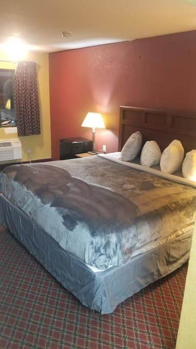 Hotel 2 Queens Hotel Room 228 Wi-Fi Booking Stillwater Eksteriør billede